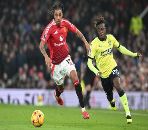 有望出战欧联杯决赛！记者：约罗进入曼联出征名单