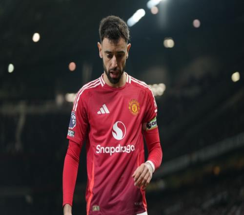 记者：新月满足了B费的所有要求，目前球员和他的家人手握决定权