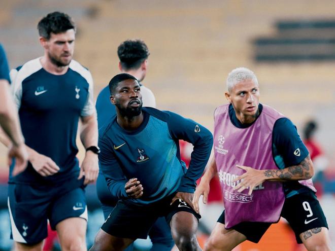 热刺伤缺球员多达8人，近6次客战埃弗顿5平1负