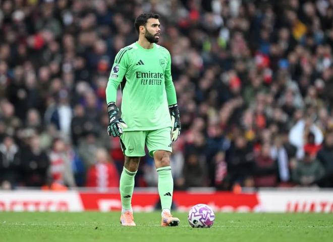 阿森纳近3场英超只被对手射正1次，球迷：拉亚可在场上读书