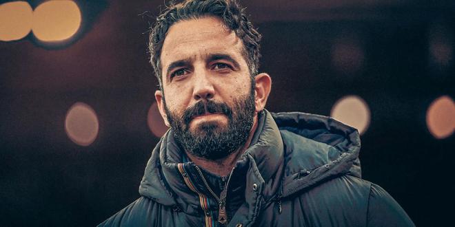 TA：阿莫林会在赛后与球迷合影，并会在其他场合展现出亲和力