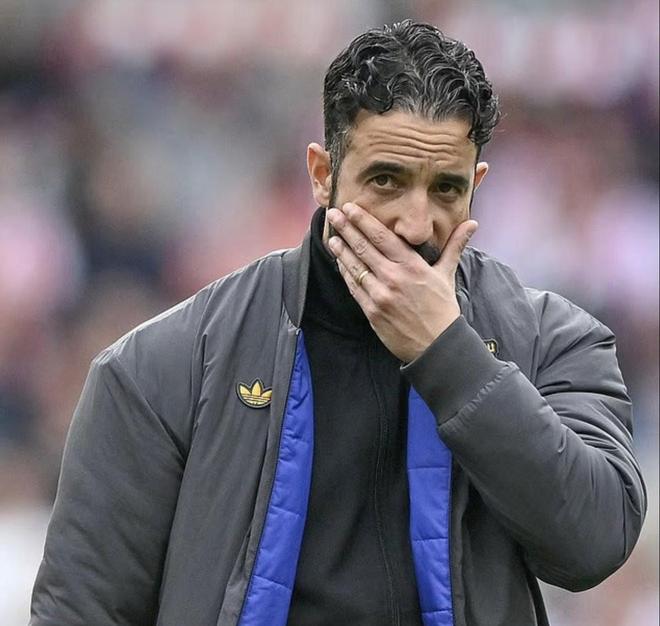 记者：阿莫林之前犯了太诚实的错，现在对媒体稍微小心了一些