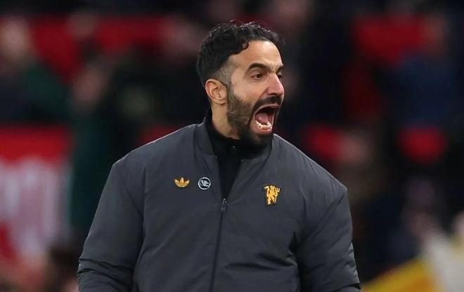 罗马诺：阿莫林想买中场，根据情况曼联可能补强一至二人