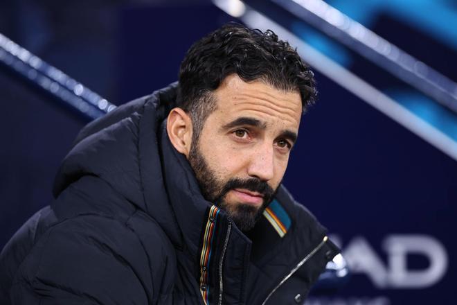 ESPN：曼联冬窗难有大手笔，中场引援可能只有施蒂勒可行