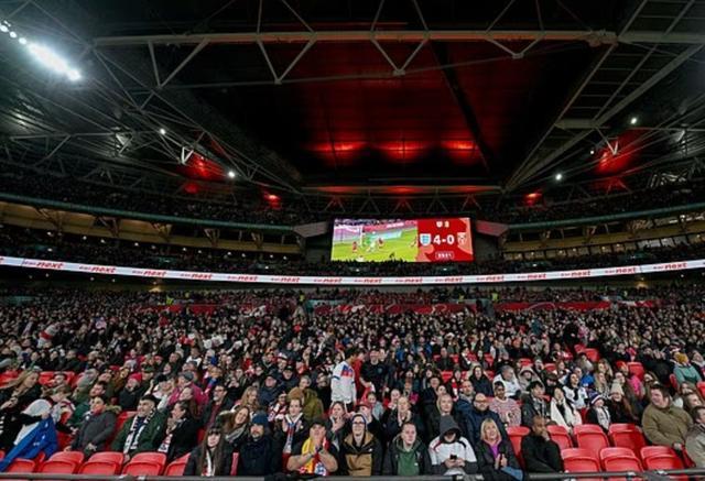 未确定对手与具体日期情况下就宣传售票，英足总遭球迷抨击