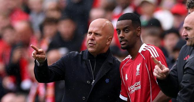 斯洛特收获利物浦双重利好，萨拉赫“解决方案”迎真正考验