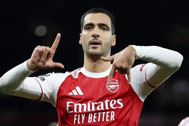 TA：在梅里诺踢中锋时，阿森纳整体的运转会变得更加流畅