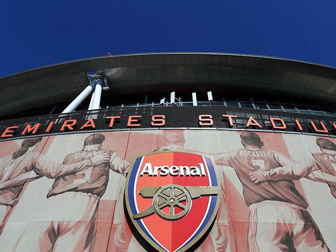 按照英超球队表现看，积分榜第一的阿森纳注定要夺冠，而且没对手