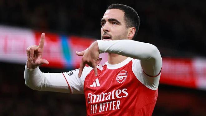 梅里诺踢疯了！近6场独造7球 枪手新援被他按在板凳席