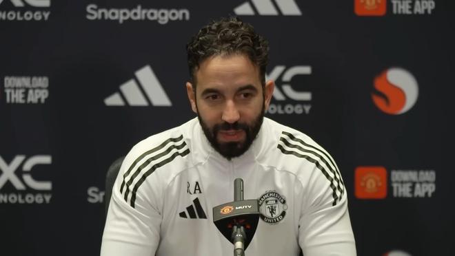 阿莫林：定位球进步是团队协作的结果，但跟我没什么关系