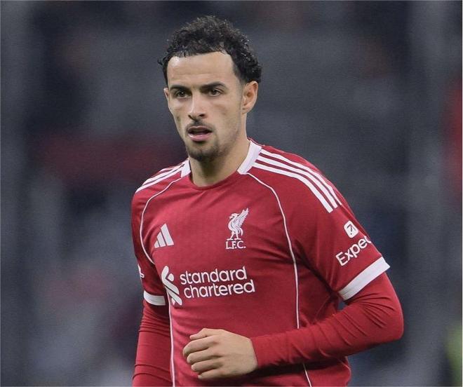 琼斯：遗憾维尔茨那球被算成了乌龙球，他跑动积极且拼抢凶狠