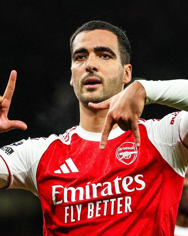 梅里诺是2025年英超阿森纳队内射手王，也是同期英超头球王