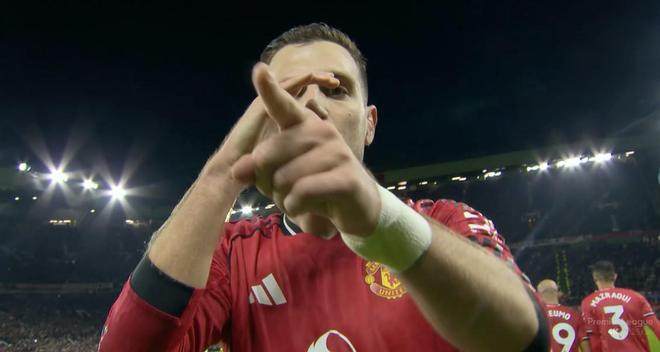 首开记录，达洛特曼联生涯首次在老特拉福德打入英超进球