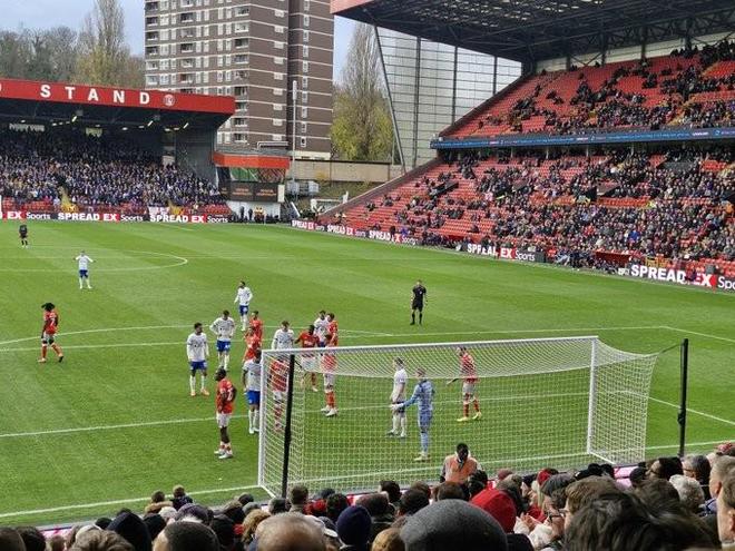 英媒：由于看台发生医疗事件，英冠查尔顿vs朴茨茅斯比赛取消