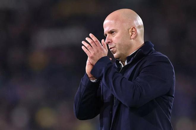 内维尔：斯洛特都不敢相信利物浦被绝平，他的球队就是会崩溃