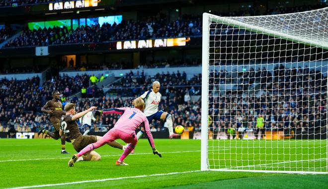 记者:热刺意识到进攻是最好的防守,弗兰克的下课压力减轻 记者:热刺意识到进攻是最好的防守,弗兰克的下课压力减轻