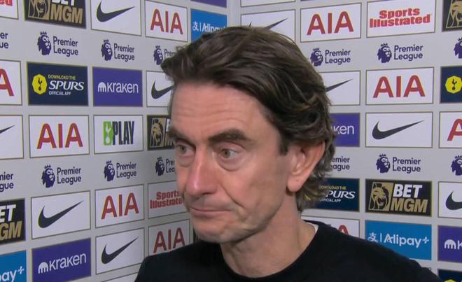 弗兰克:西蒙斯一直非常努力;希望未来都能踢出这样的比赛 弗兰克:西蒙斯一直非常努力;希望未来都能踢出这样的比赛