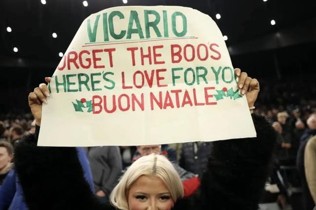 TA:列维的离开让热刺球迷少了个清晰的情绪宣泄目标 TA:列维的离开让热刺球迷少了个清晰的情绪宣泄目标