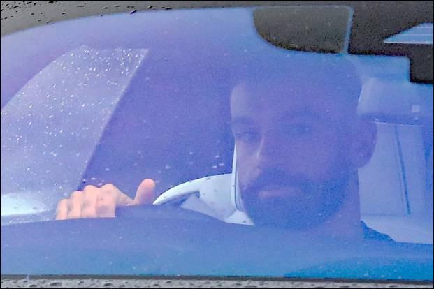 太阳报：萨拉赫今天驾驶劳斯莱斯离开训练基地，面无表情