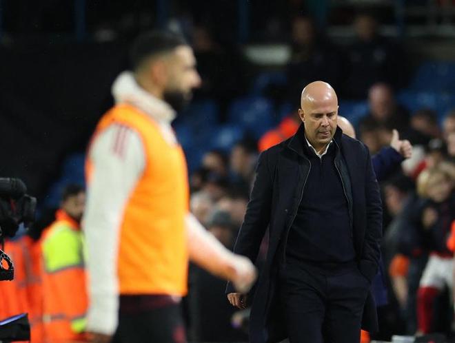 谁赢不好说！利物浦高层选择支持斯洛特，但萨拉赫却在等“反转”