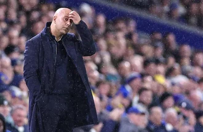 内维尔：现在不该讨论斯洛特的帅位，他们4个月前刚拿冠军