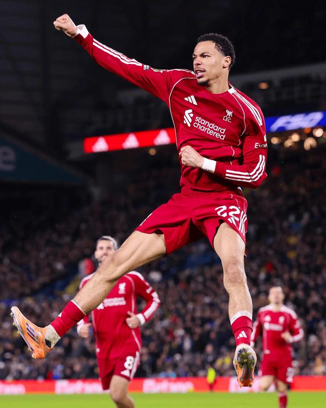 3分钟2球打脸伊萨克！23岁神锋一战封神，利物浦争四没他不可