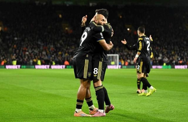 曼联客场碾压式大胜，积分升第6