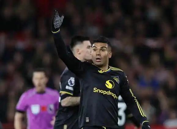 罗宾逊赞扬卡塞米罗属于隐藏的核心，谢什科需要确定技术类型