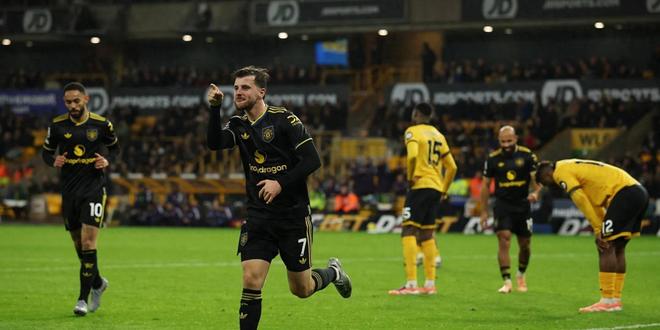 英超：曼联4-1大胜狼队，排名飙升六位