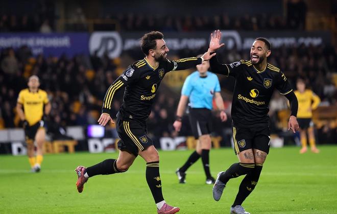 4:1！B费独造3球 一纪录仅次C罗 曼联拿下副班长 积分追平切尔西