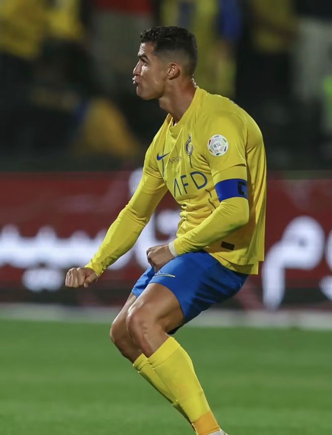 C罗躺枪！萨拉赫跟利物浦撕破脸皮后！ESPN对比他和C罗！