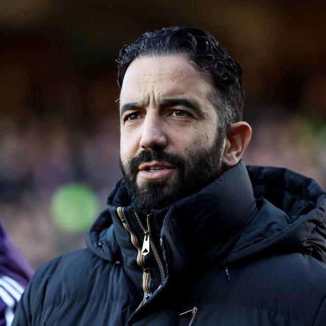 阿莫林：中场休息没聊战术，我们很明显一直在主导比赛