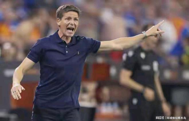 足总杯经典对决重现:卫冕冠军水晶宫迎战非联赛劲旅麦克斯菲尔德 足总杯经典对决重现:卫冕冠军水晶宫迎战非联赛劲旅麦克斯菲尔德