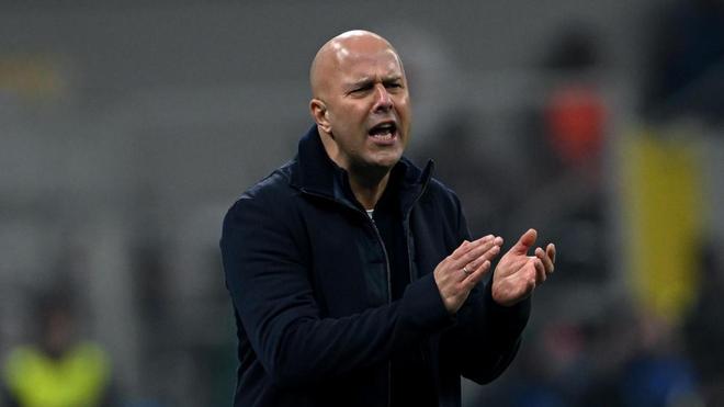 全市场：利物浦球迷一直在唱斯洛特之歌，用行动支持主教练