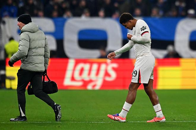 世俱杯冠军双线崩盘 从6场不败到4场不胜 欧冠掉出前10+英超跌第5 世俱杯冠军双线崩盘 从6场不败到4场不胜 欧冠掉出前10+英超跌第5