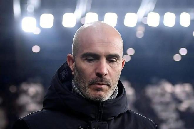 TA：蓝军战术框架成型，但马雷斯卡仍难破解密集防守困境