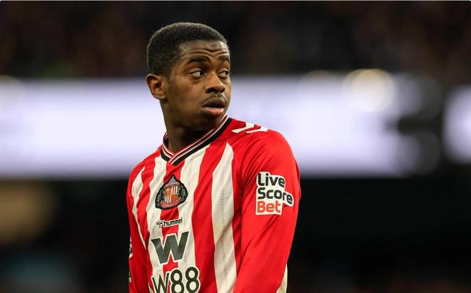 瑞天空：曼联和切尔西在争夺桑德兰中场萨迪基