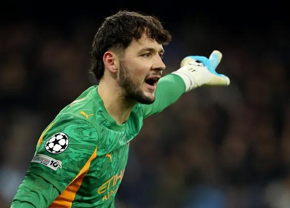 施瓦泽：蓝军可以在冬窗尝试引进特拉福德，桑切斯不够稳定