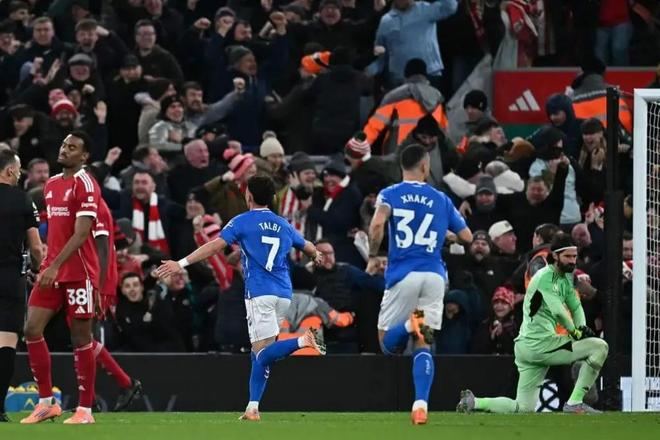 TA：预期进球领跑却深陷积分榜中游，红军困境远不止运气问题