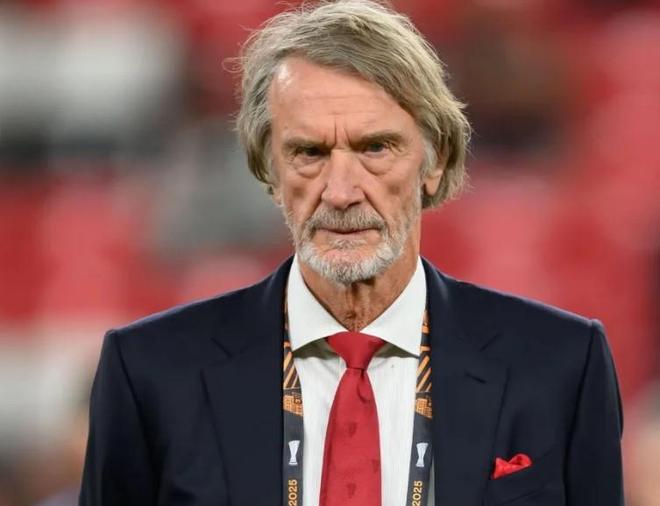 太阳报:为削减开支,拉爵正在商谈将曼联的餐饮业务外包 太阳报:为削减开支,拉爵正在商谈将曼联的餐饮业务外包