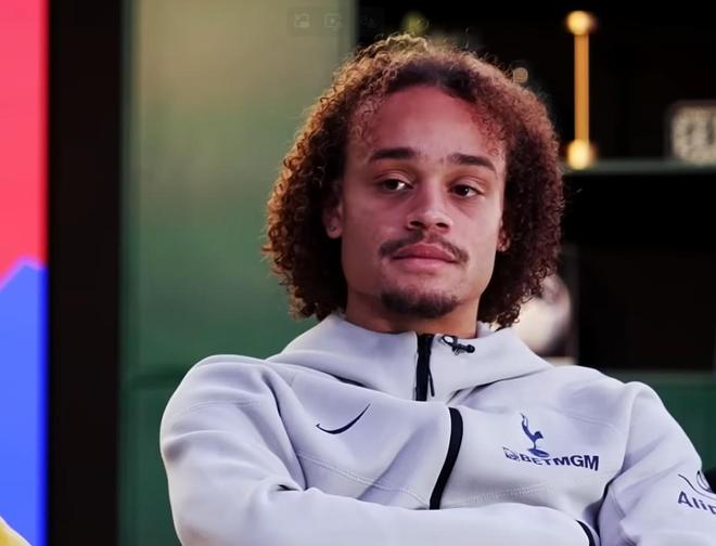 西蒙斯：在巴黎时，内马尔一直照顾我；英超就是世界第一联赛