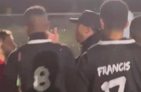 太阳报:加布里埃尔观战野球,目睹恶劣铲球后冲上前大声斥责 太阳报:加布里埃尔观战野球,目睹恶劣铲球后冲上前大声斥责