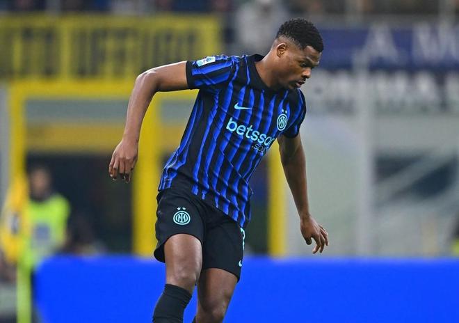 意媒：更换经纪人是邓弗里斯想要转会英超豪门的信号