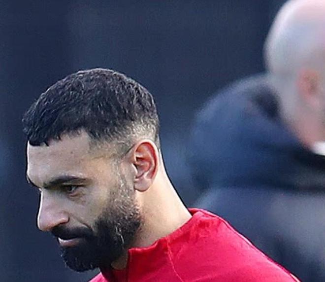 邮报：萨拉赫与斯洛特危机暂缓但隐患未除，他与俱乐部有分歧