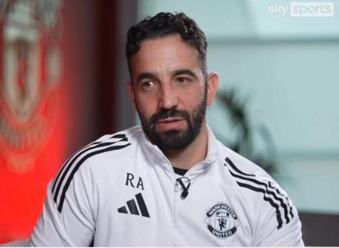 TA：阿莫林考虑将阵型改成4-3-3