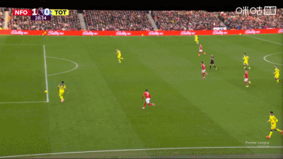 卡拉格：维卡里奥不该逆足脚传球给格雷，他总把责任推给别人