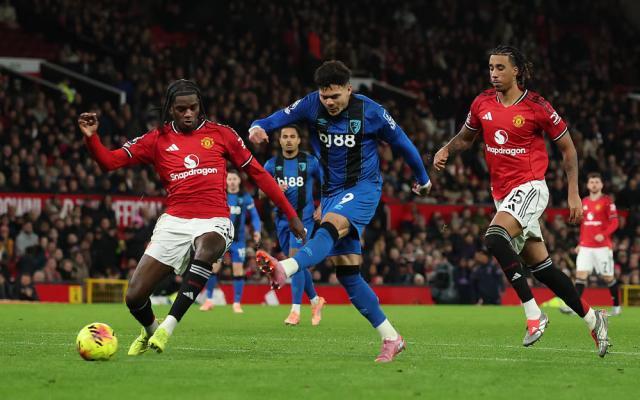 【英超】3次痛失领先，对飙任意球，曼联4-4樱桃