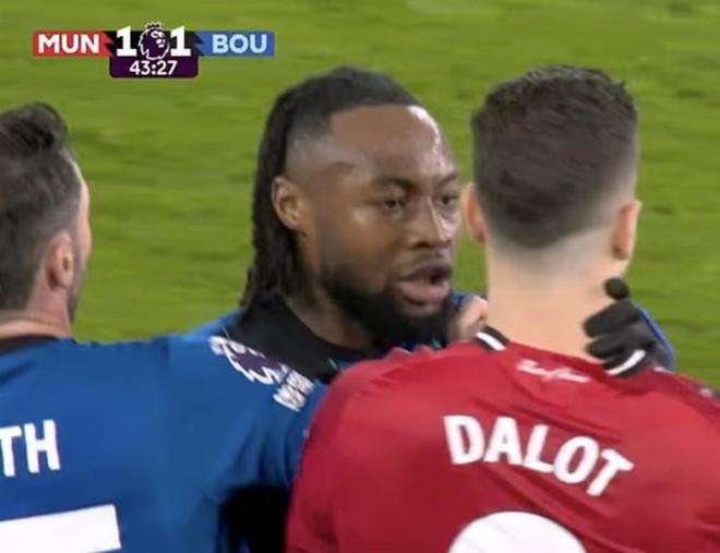 塞门约锁喉达洛特没被罚下，曼联球迷：要是卡塞米罗肯定染红