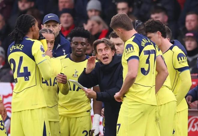 TA：创造力枯竭与中场失衡，热刺存在的问题远非换帅可解