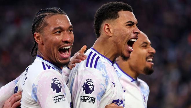 卡拉格：罗杰斯如果保持这样的状态，他能成英格兰10号位首发